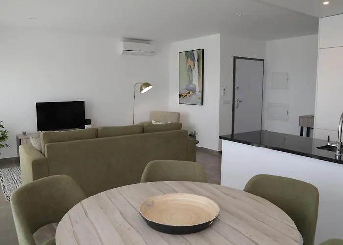 Sunset Horizon - By Sch 公寓